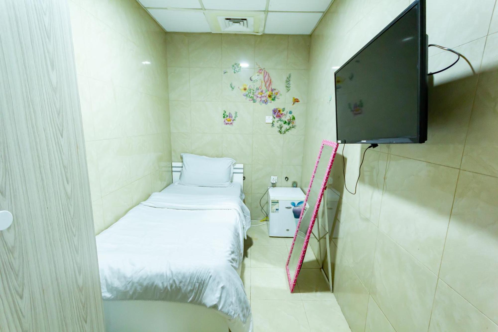 Small Budget Rooms For 'Girls' Only In Dubai, Marina Exterior foto