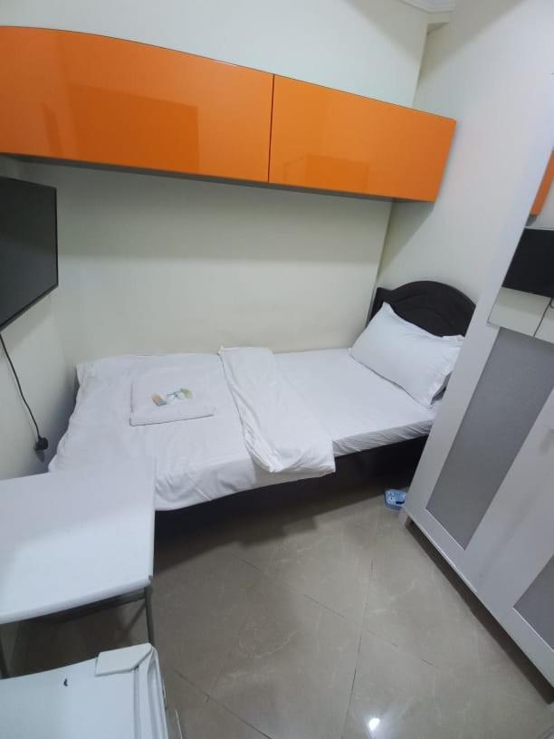 Small Budget Rooms For 'Girls' Only In Dubai, Marina Exterior foto