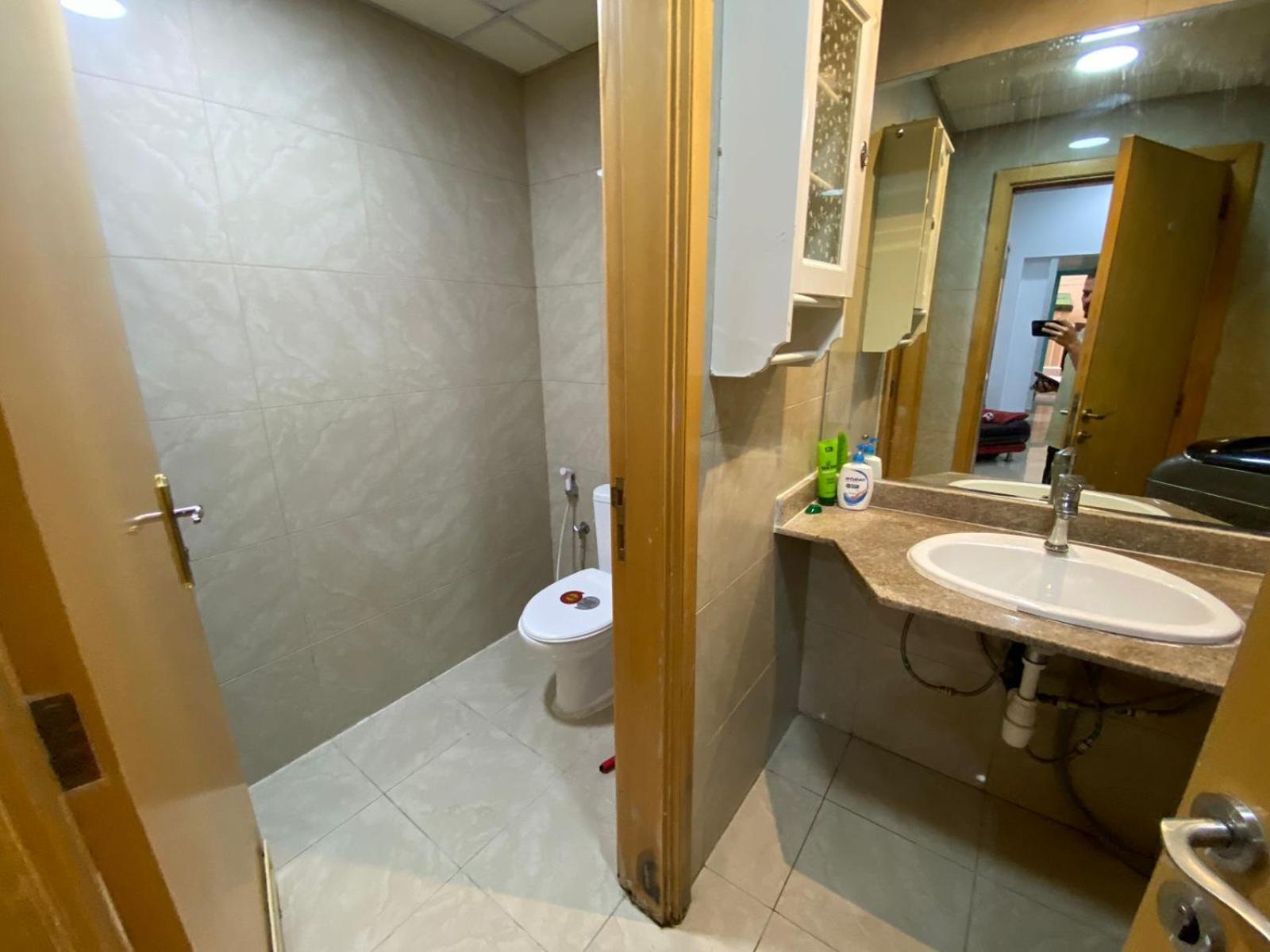 Small Budget Rooms For 'Girls' Only In Dubai, Marina Exterior foto