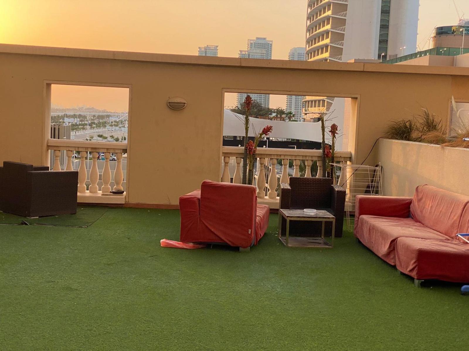 Small Budget Rooms For 'Girls' Only In Dubai, Marina Exterior foto